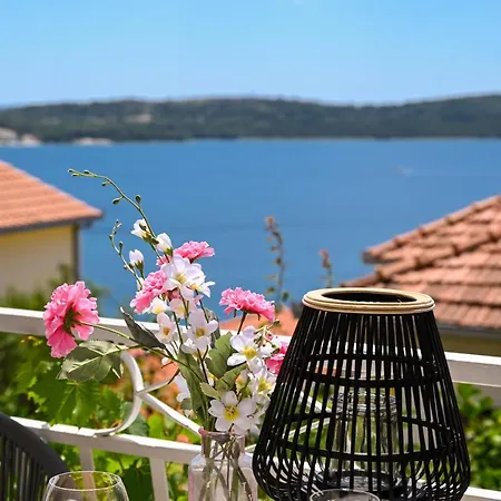 Apartment Spira Puovica Trogir Exterior photo
