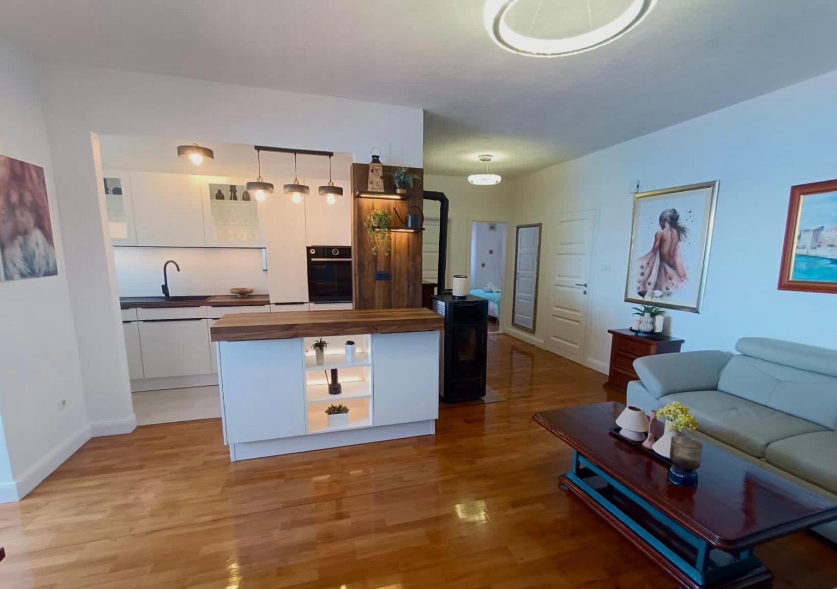 Spira Puovica Apartment *