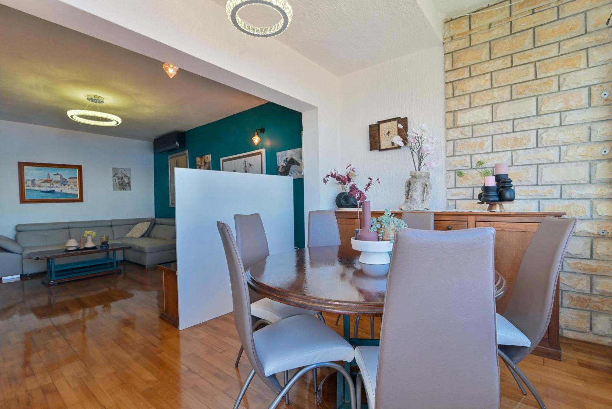 Spira Puovica Apartment *
